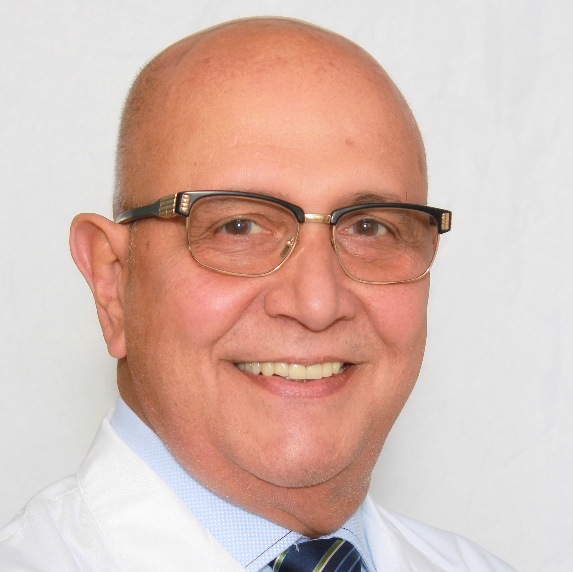 Dr. Pablo E Delgado MD, Doctor