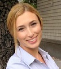 Stephanie D Moniz DDS, Dentist (Pediatric)