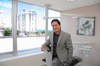 Dr. Omar R Cruz DMD, Dentist