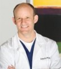 Dr. Eduardo Besser M.D., Ophthalmologist
