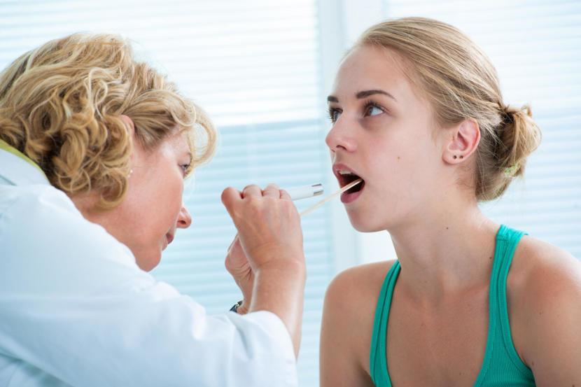 Mono vs. Strep Throat Symptoms and Treatment